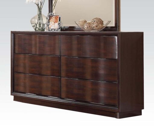 TRAVELL COLLECTION - Image 3