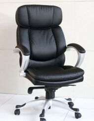 Minta Black Office Chair w/Pneumatic Lift